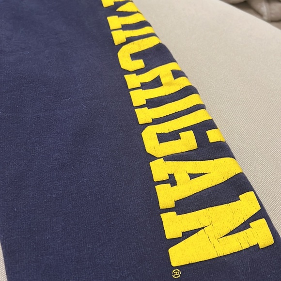 Youth Michigan sweatpants, small - Picture 2 of 4